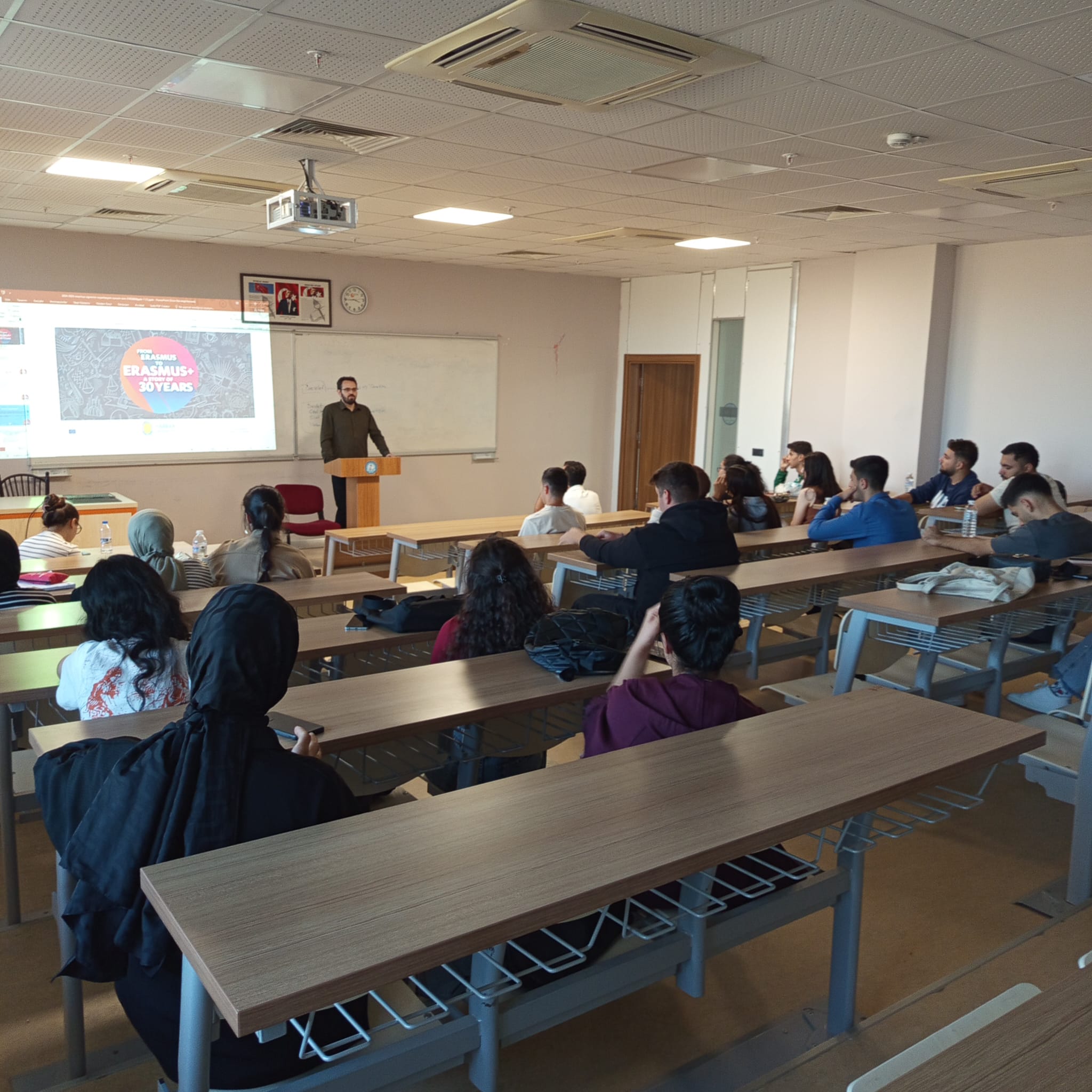 Öğrencilerimize Yönelik Erasmus+ Toplantısı Tanıtım Toplantısı Gerçekleştirildi